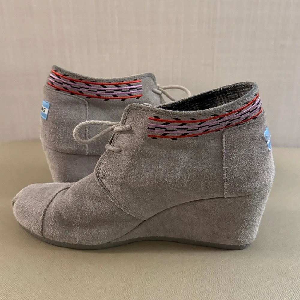 Toms grey Aztec suede wedge boots Women’s 9